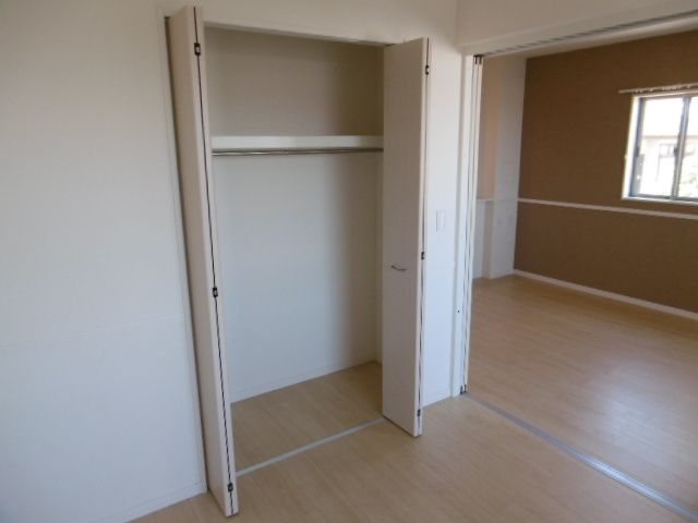 収納　クローゼット（洋室6.9帖）