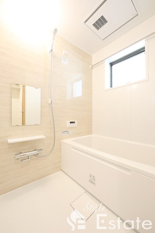 バス・シャワールーム　バスルーム