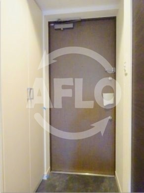 玄関　レオンコンフォート難波ノワール　玄関