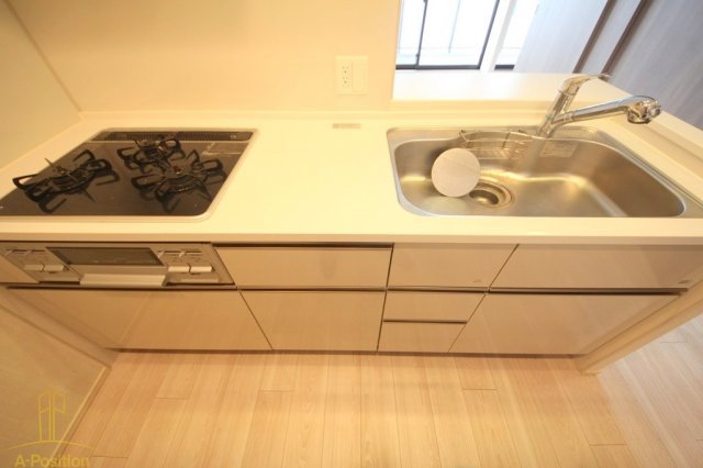 キッチン　リビオレゾン梅田カサーレ