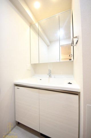 洗面設備　リビオレゾン梅田カサーレ