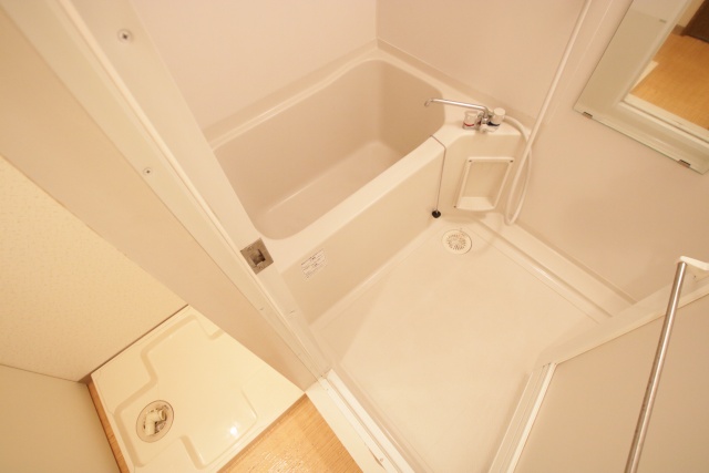 バス・シャワールーム　同タイプ別室の参考写真です。※現況優先