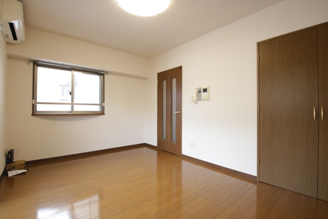 居室・リビング　同タイプ別室の参考写真です。※現況優先