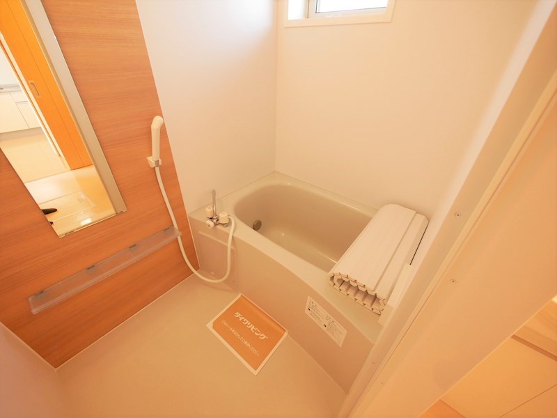 バス・シャワールーム　シャワー・追い焚き給湯