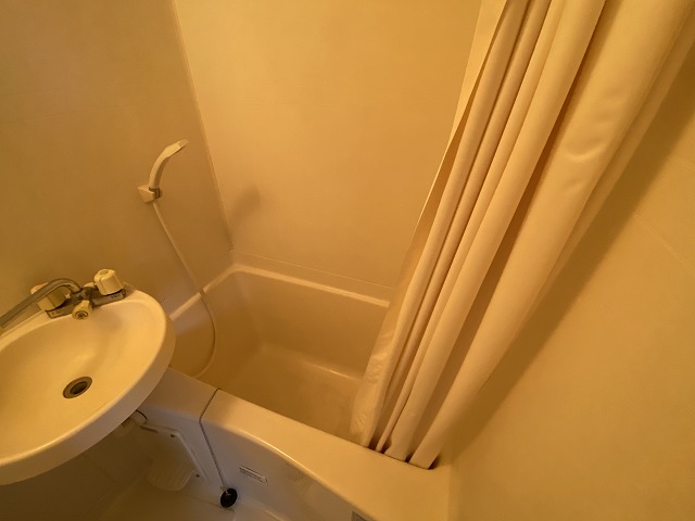 バス・シャワールーム　シンプルで機能的なユニットバスです♪