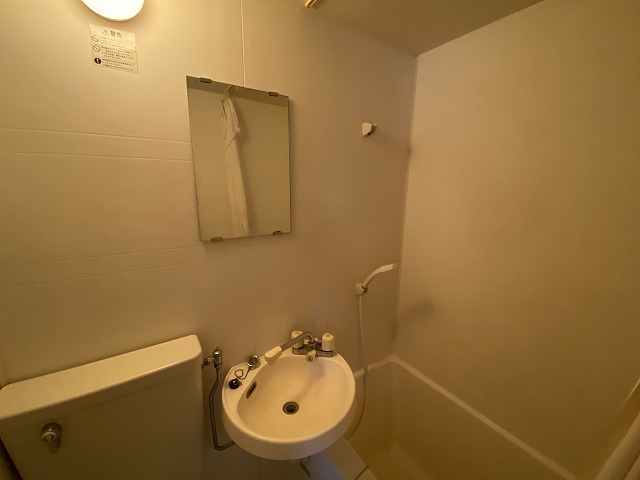 洗面設備　浴室内に洗面台付き！