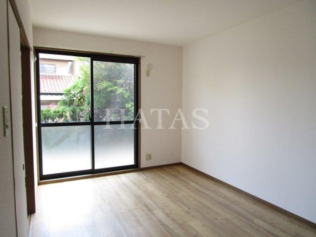 居室・リビング　同物件別部屋です。