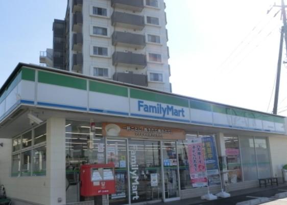 コンビニ　ファミリーマート千葉松ヶ丘店（コンビニ）まで118m