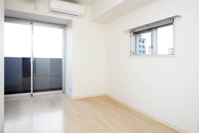 居室・リビング　２面採光のお部屋