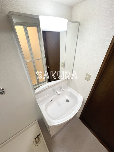 洗面設備　身支度に欠かせない独立洗面台♪