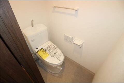 トイレ　嬉しい温水洗浄便座♪