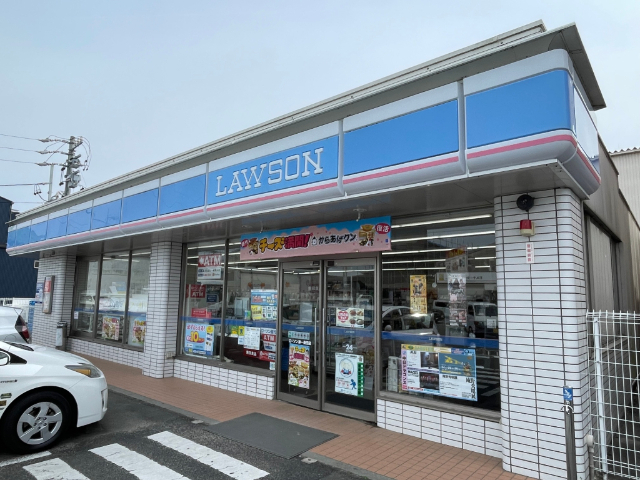 コンビニ　ローソン津栄町四丁目店（コンビニ）まで446m