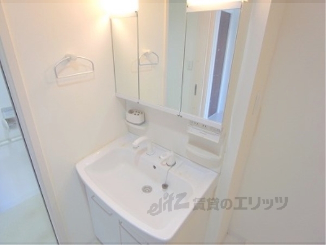 洗面設備　独立洗面台ついていますよ