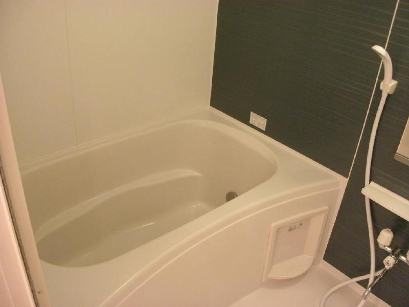 バス・シャワールーム　浴室乾燥機、追い炊き付きユニットバス