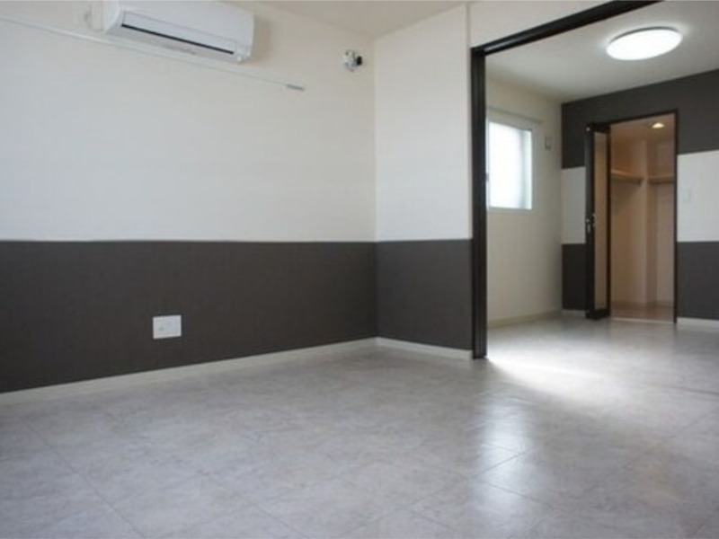 居室・リビング　退去予定につき同タイプ別号室の画像です。