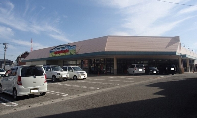 スーパー　マルヨシセンター八万店様（スーパー）まで850m