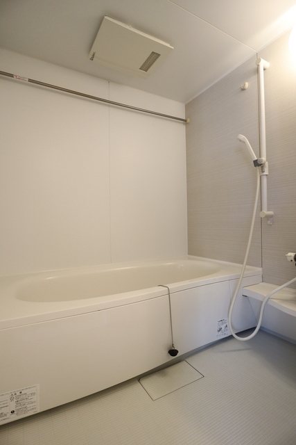 バス・シャワールーム　参考写真（同建物別部屋のものです）