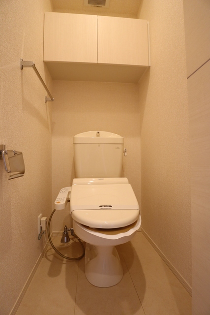 トイレ　参考写真（同建物別部屋のものです）