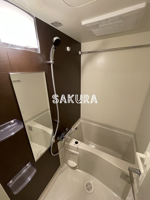 バス・シャワールーム　浴室乾燥機付き♪