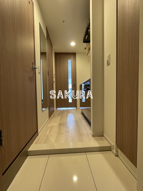 玄関　人感センサー付き・シューズボックス付き♪