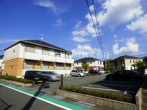 建物外観　外部物置や宅配ＢＯＸ設置しています★