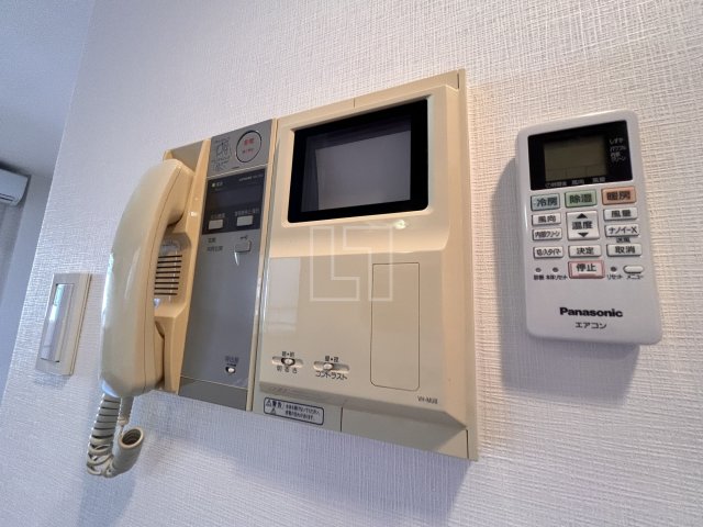 セキュリティ　プレサンス心斎橋モデルノ　テレビモニターホン