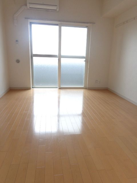 居室・リビング　開放感あふれる居室