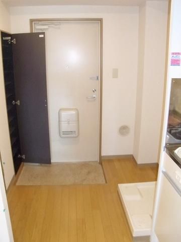 玄関　★広い玄関・靴箱・洗濯機置場★