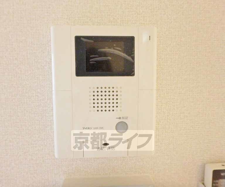 セキュリティ　鍵をかけたまま訪問者と会話ができます