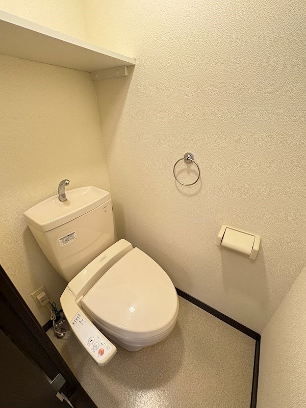 トイレ　当物件の参考写真です。(同建物の部屋)