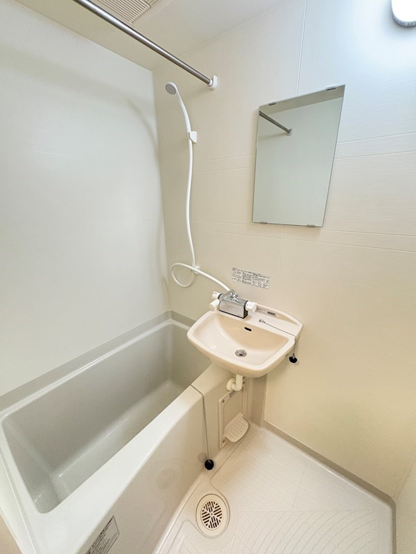 バス・シャワールーム　当物件の参考写真です。(同建物の部屋)