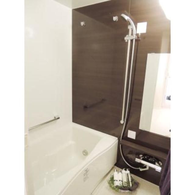 バス・シャワールーム　写真は同タイプ住居です。