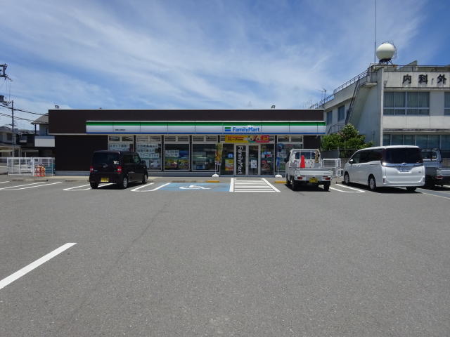 コンビニ　ファミリーマート 和歌山岡崎店様（コンビニ）まで260m
