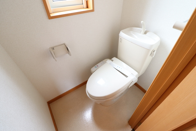 トイレ　温水洗浄便座