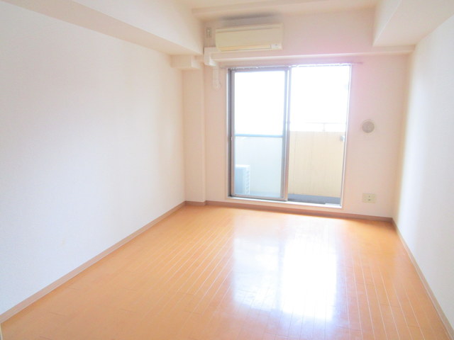 居室・リビング　☆洋室8.1帖☆