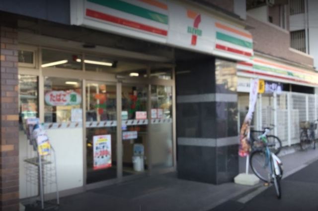 コンビニ　セブンイレブン北品川八ッ山通り店（コンビニ）まで526m