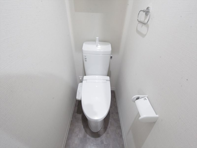 トイレ　温水洗浄便座付トイレ