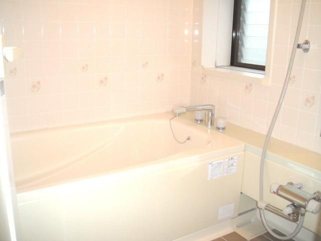 バス・シャワールーム　あら？お風呂も広い！！