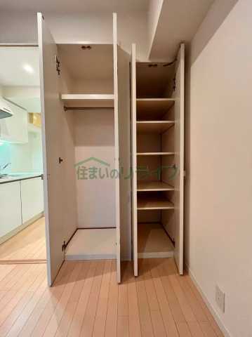 収納　レジディア目白II