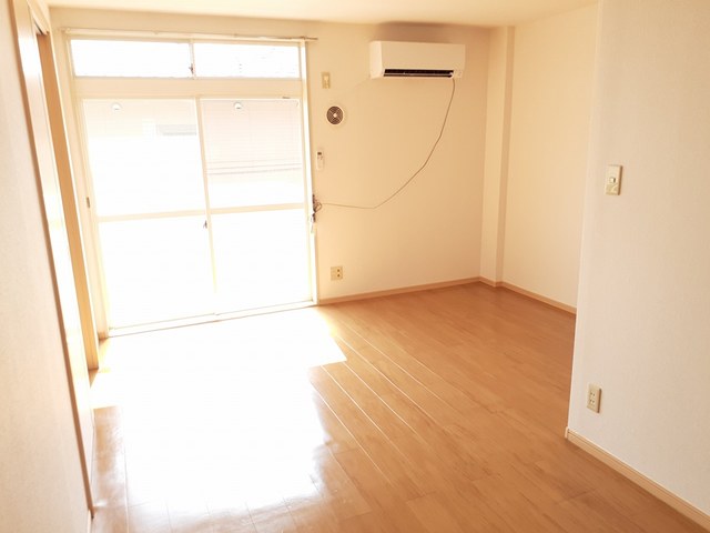 居室・リビング　ＬＤＫ１３帖