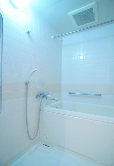 バス・シャワールーム　追い焚き可能です。