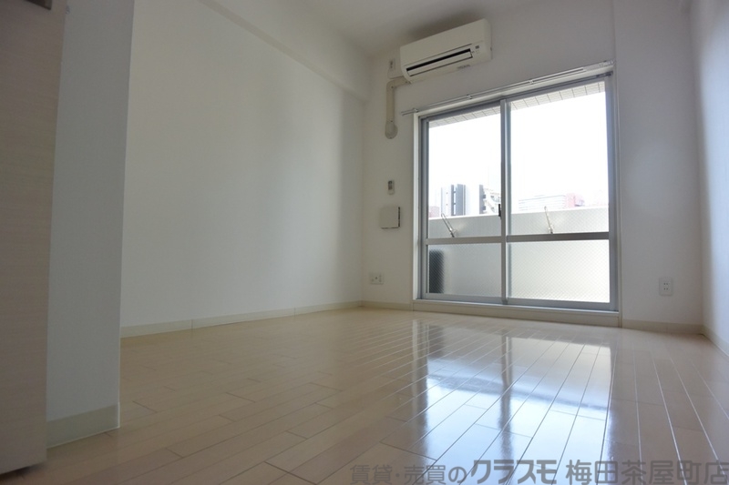 居室・リビング　室内