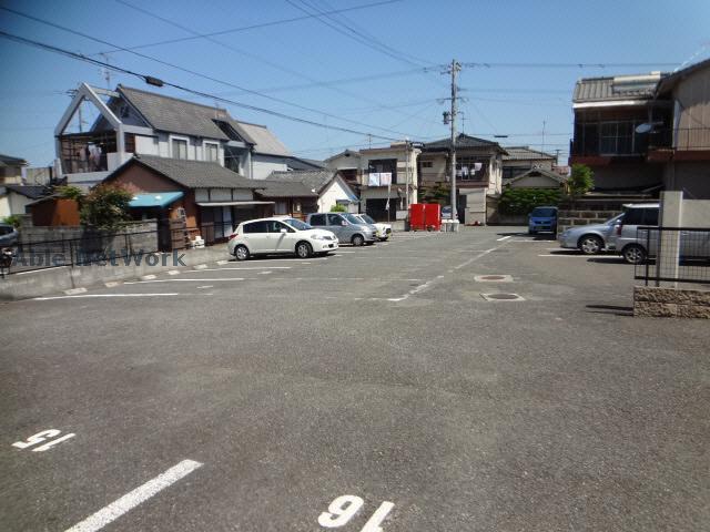 駐車場　駐車場