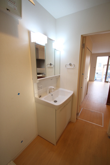 洗面設備　※他号室の写真です。