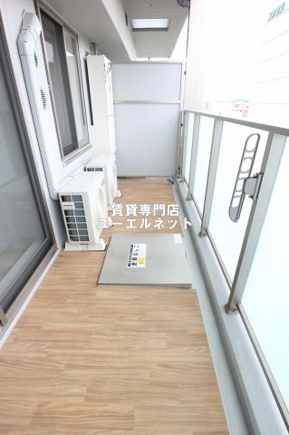 バルコニー　バルコニー付きで採光＆風通し良好！