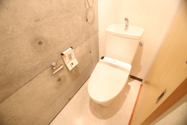 トイレ　※別室の参考写真の為、現況優先です。