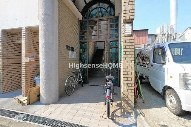 エントランス　ゆとりのあるエントランスです