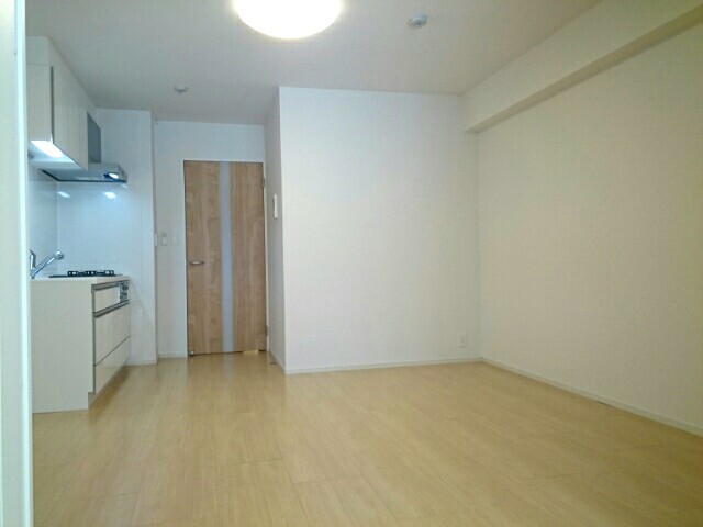 居室・リビング　開放感のあるゆったりとしたお部屋です♪