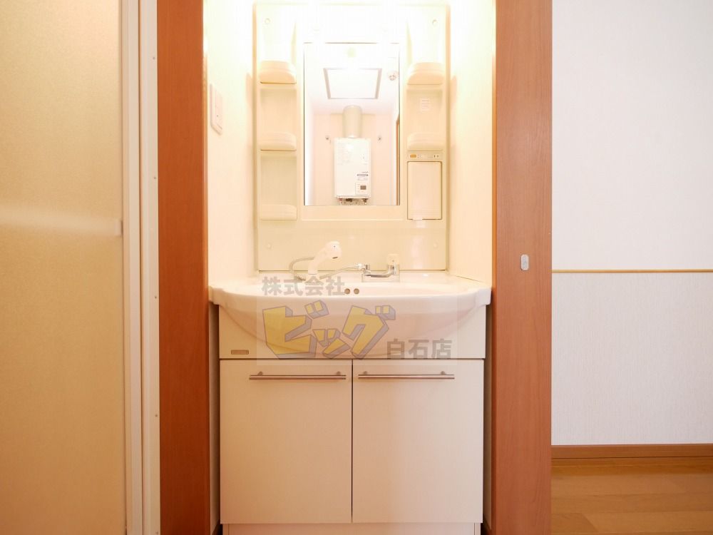 洗面設備　シャンプードレッサー完備♪