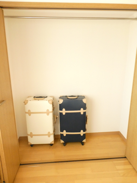 収納　※同タイプ参考写真（備品は設備ではありません）